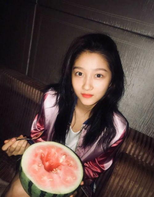 吃瓜写真纯背景视频大全,纯背景视频大全背后的故事