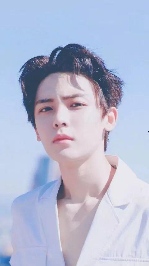 吃瓜小熊侯明昊视频,揭秘明星幕后趣事