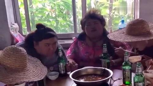 农村老娘子吃瓜视频播放,揭秘乡村生活趣味瞬间